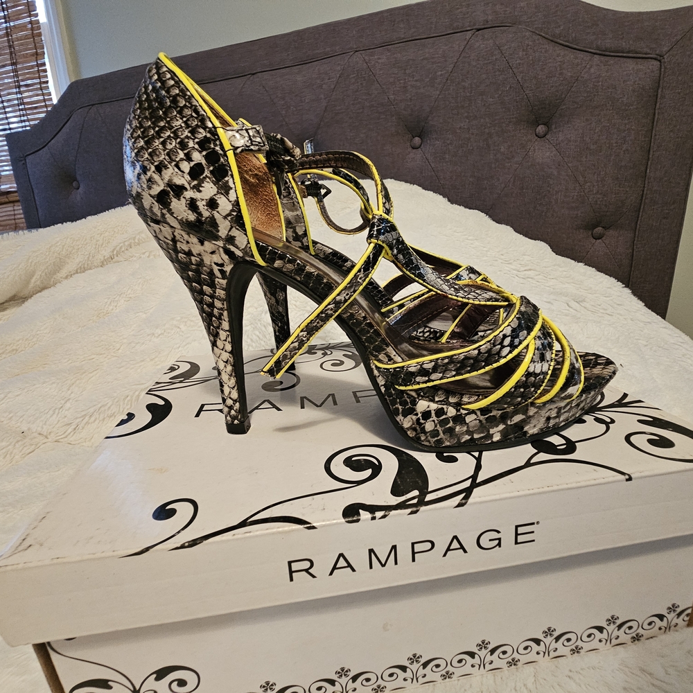 Rampage Black and Yellow Snakeskin Heels